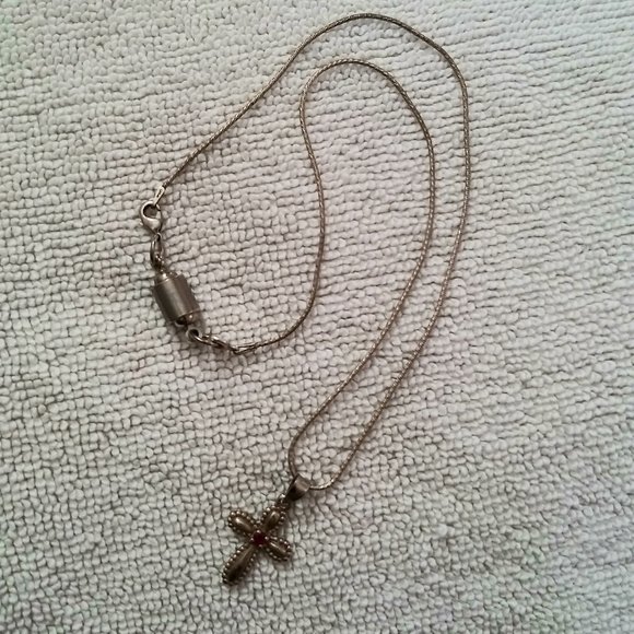 **SALE, SALE** 925 Sterling Silver Vintage Cross Necklace (Made in Italy) - Picture 1 of 7